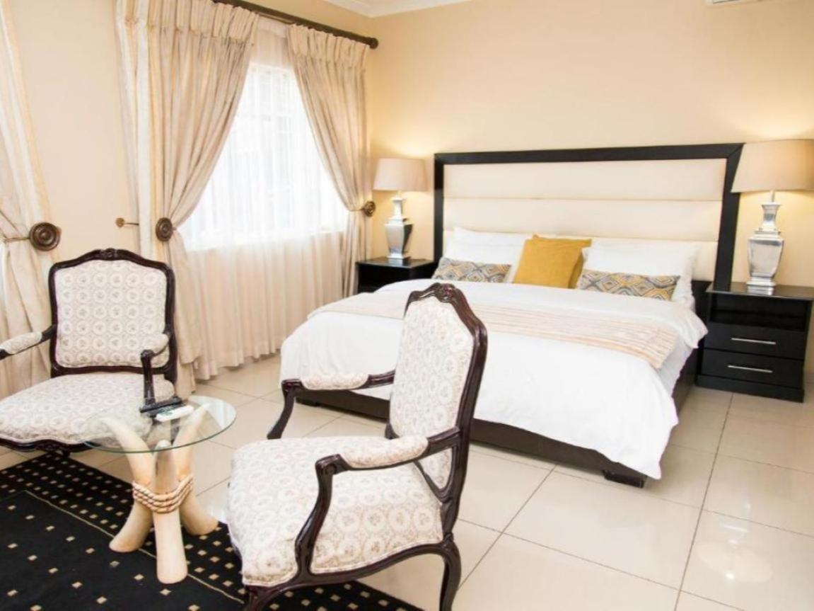 Sollunaa Guesthouse Sandton Ngoại thất bức ảnh