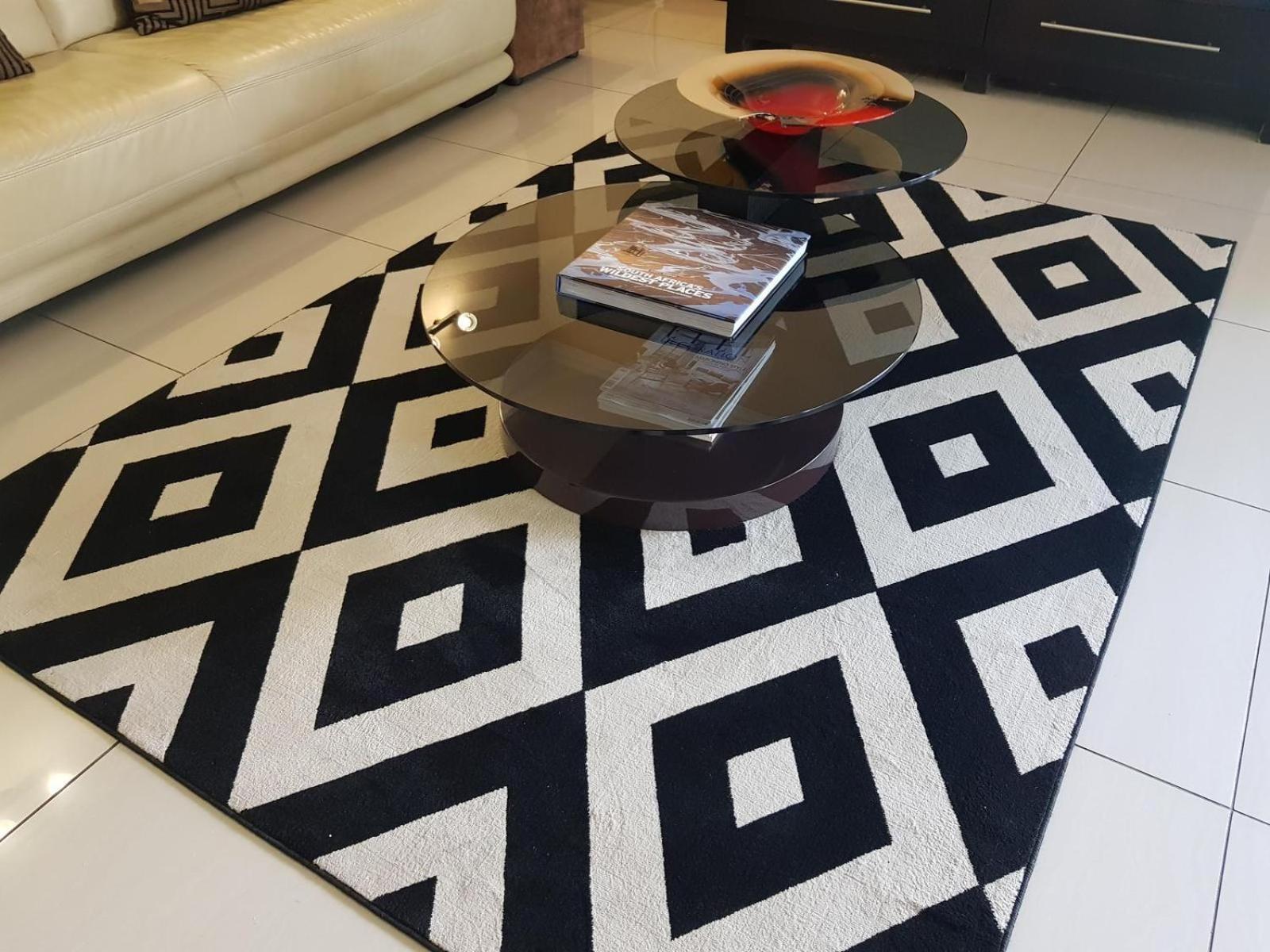Sollunaa Guesthouse Sandton Ngoại thất bức ảnh