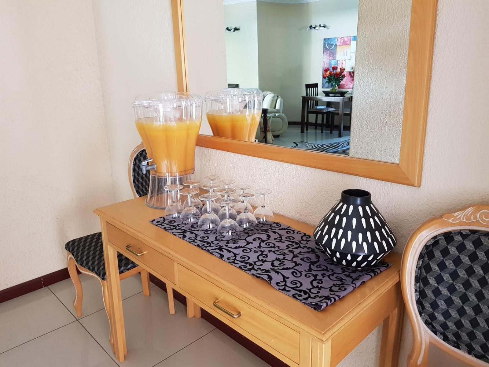 Sollunaa Guesthouse Sandton Ngoại thất bức ảnh